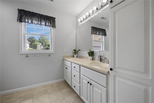 500 Mendon Road 326, Cumberland, RI 02864