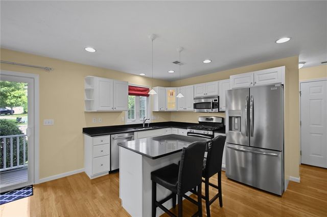 500 Mendon Road 326, Cumberland, RI 02864
