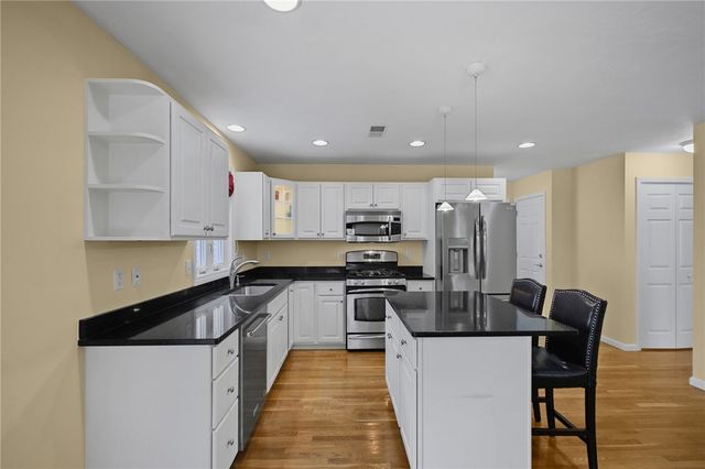 500 Mendon Road 326, Cumberland, RI 02864