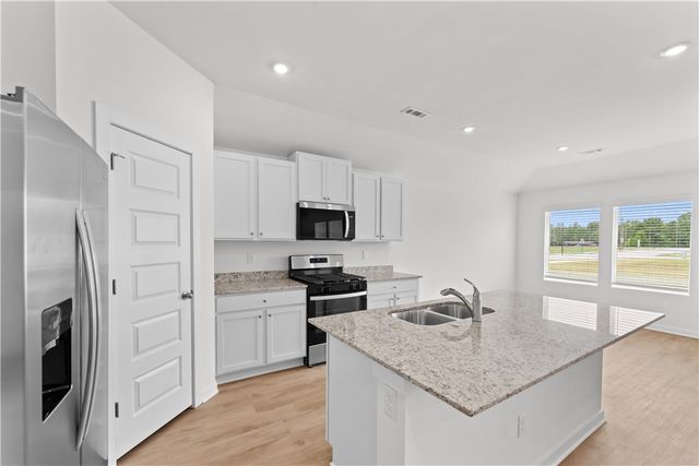 3060 Laredo Lane, Centerton, AR 72736