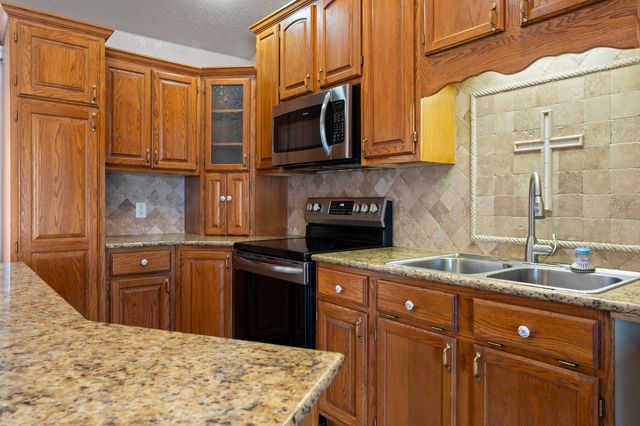 29900 S 592 Place, Grove, OK 74344