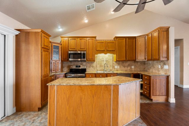 29900 S 592 Place, Grove, OK 74344