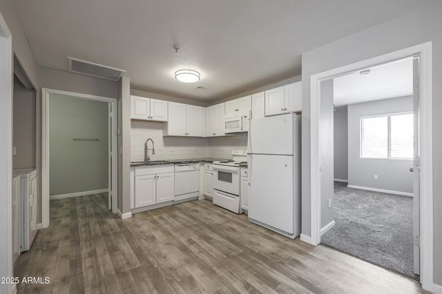 16033 N 25TH Street 214, Phoenix, AZ 85032