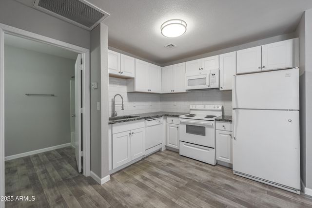 16033 N 25TH Street 214, Phoenix, AZ 85032