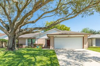 907 Postwood Lane, Pearland, TX 77584