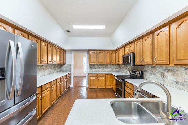 109 Molded Stone Place, Warner Robins, GA 31088