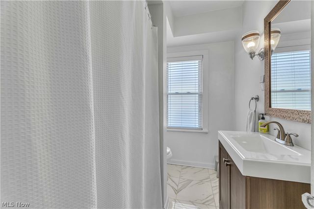 1252 Andrews Avenue, Lakewood, OH 44107