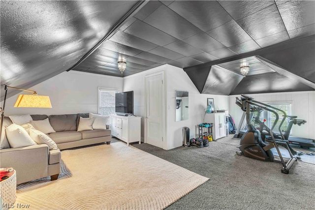 1252 Andrews Avenue, Lakewood, OH 44107