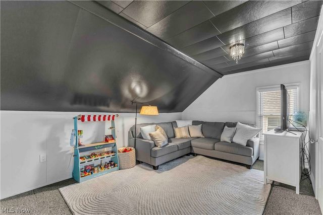 1252 Andrews Avenue, Lakewood, OH 44107