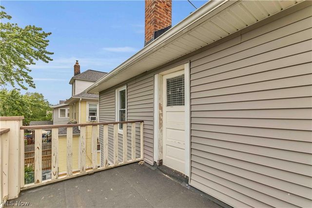 1252 Andrews Avenue, Lakewood, OH 44107
