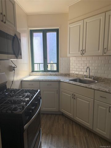 1641 Metropolitan Avenue 3H, Bronx, NY 10462
