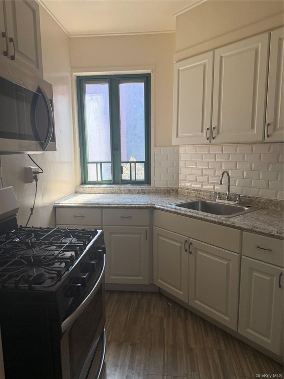 1641 Metropolitan Avenue 3H, Bronx, NY 10462 — photo 3