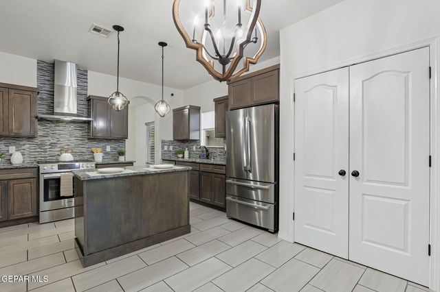 569 Lanner Street, El Paso, TX 79928