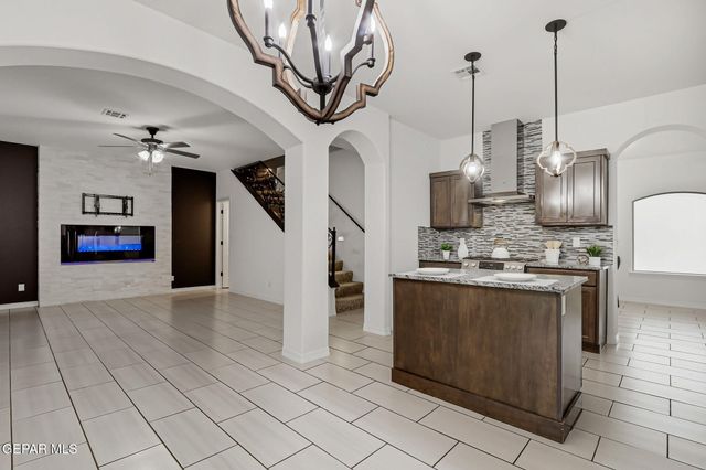 569 Lanner Street, El Paso, TX 79928