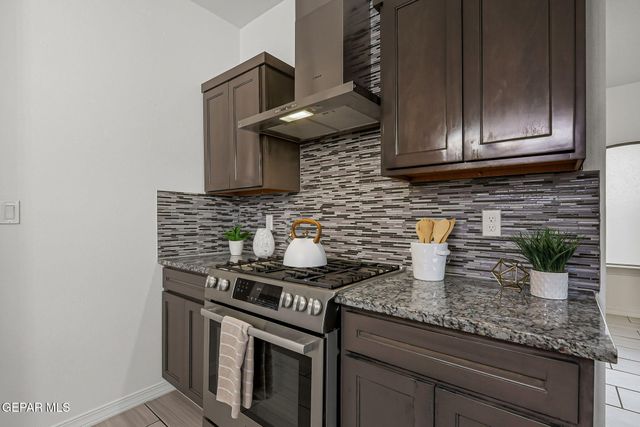 569 Lanner Street, El Paso, TX 79928