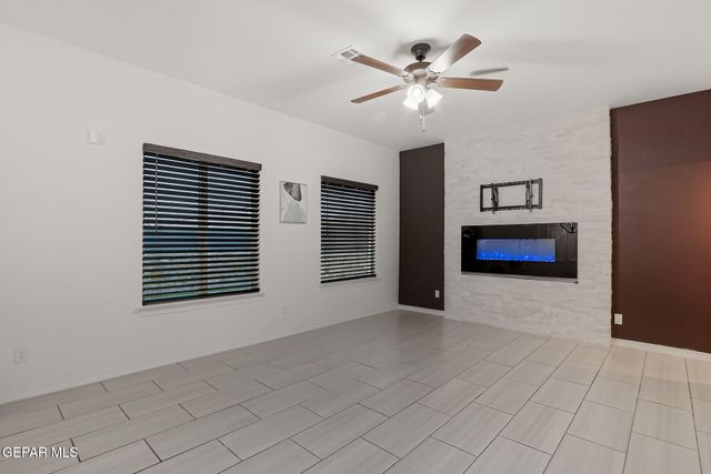 569 Lanner Street, El Paso, TX 79928