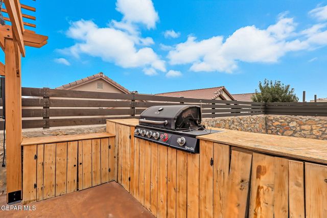 569 Lanner Street, El Paso, TX 79928