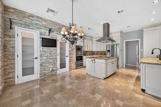2321 S Lake Drive, League City, TX 77573