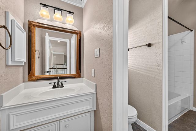 2321 S Lake Drive, League City, TX 77573