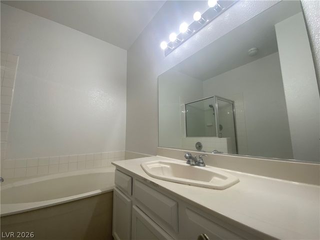 6811 San Ricardo Avenue 101, Las Vegas, NV 89146