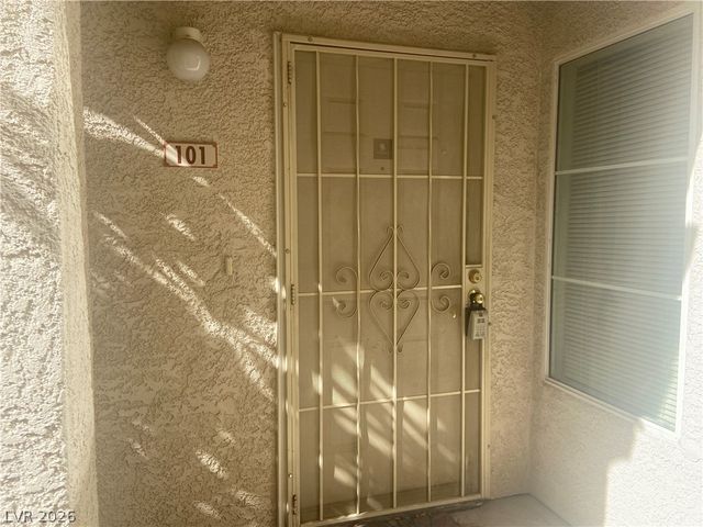 6811 San Ricardo Avenue 101, Las Vegas, NV 89146