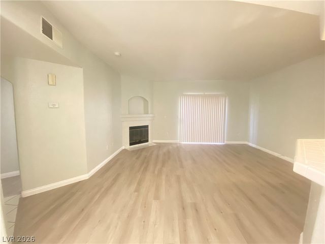 6811 San Ricardo Avenue 101, Las Vegas, NV 89146
