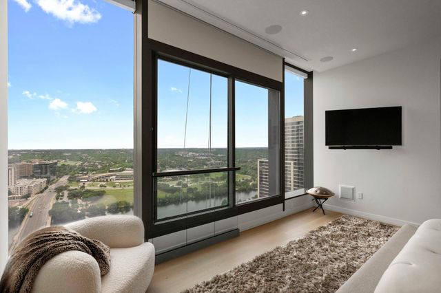 210 Lavaca ST 2706, Austin, TX 78701