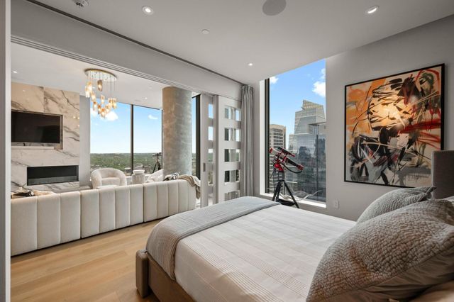 210 Lavaca ST 2706, Austin, TX 78701