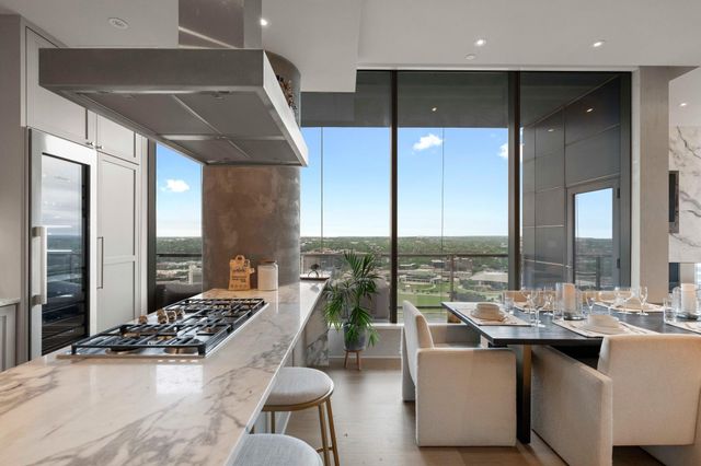 210 Lavaca ST 2706, Austin, TX 78701