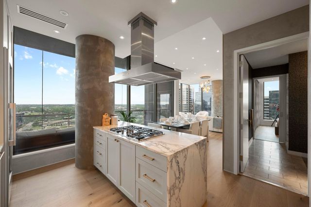 210 Lavaca ST 2706, Austin, TX 78701