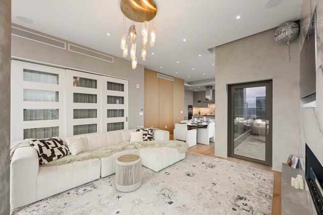 210 Lavaca ST 2706, Austin, TX 78701
