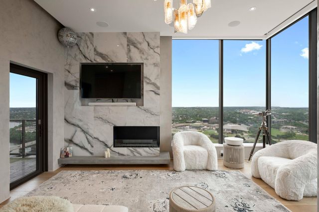 210 Lavaca ST 2706, Austin, TX 78701