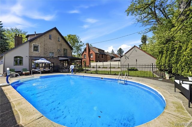 1041 Colvin Boulevard, Tonawanda, NY 14223