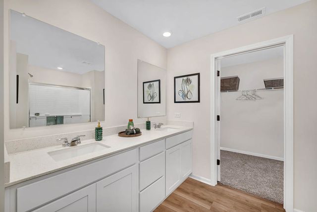 1460 Vintage Drive, Oswego, IL 60543