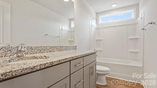 388 Creekview Road, Hendersonville, NC 28792