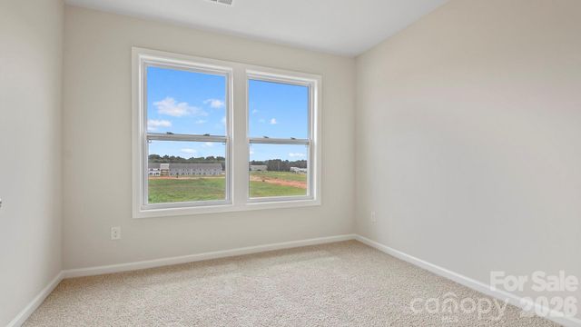 388 Creekview Road, Hendersonville, NC 28792