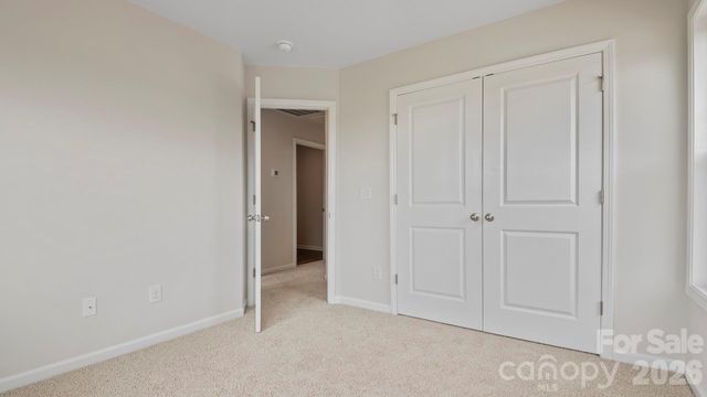 388 Creekview Road, Hendersonville, NC 28792