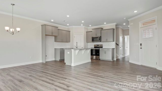 388 Creekview Road, Hendersonville, NC 28792