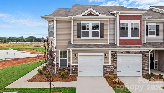 388 Creekview Road, Hendersonville, NC 28792