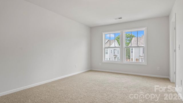 388 Creekview Road, Hendersonville, NC 28792