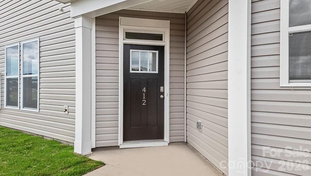 388 Creekview Road, Hendersonville, NC 28792