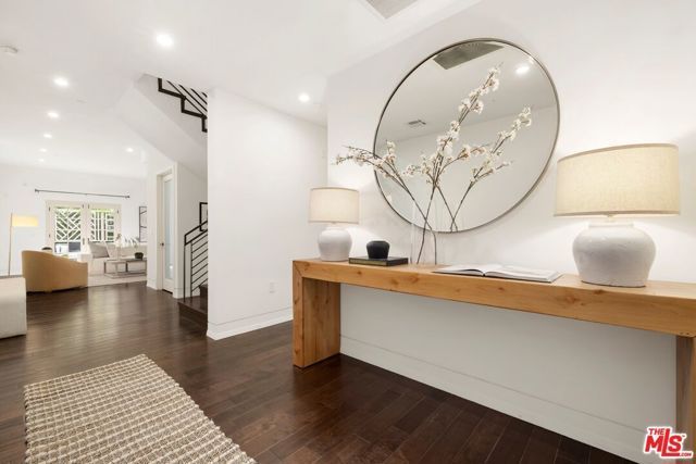 225 S Hamilton Drive 102, Beverly Hills, CA 90211