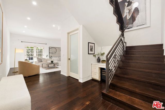 225 S Hamilton Drive 102, Beverly Hills, CA 90211
