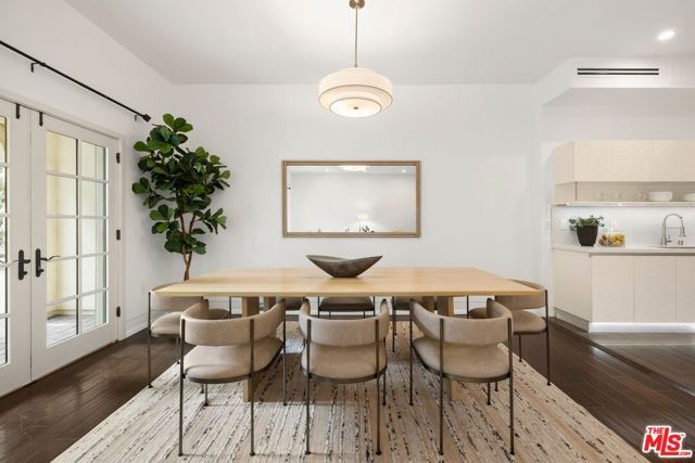 225 S Hamilton Drive 102, Beverly Hills, CA 90211