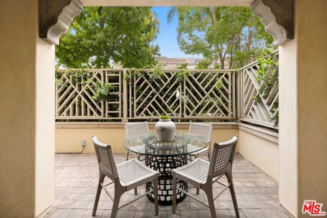 225 S Hamilton Drive 102, Beverly Hills, CA 90211