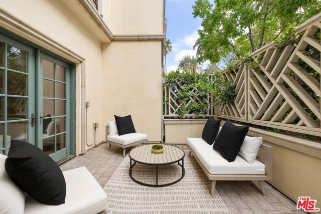 225 S Hamilton Drive 102, Beverly Hills, CA 90211