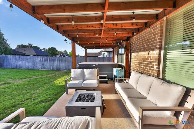 612 Holstein Drive, Belton, TX 76513