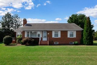 210 MONGER HILL RD, Elkton, VA 22827