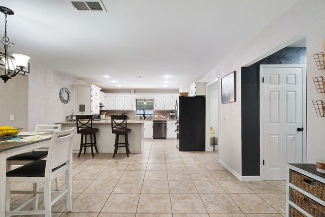 4030 Shannon Drive, Paris, TX 75462