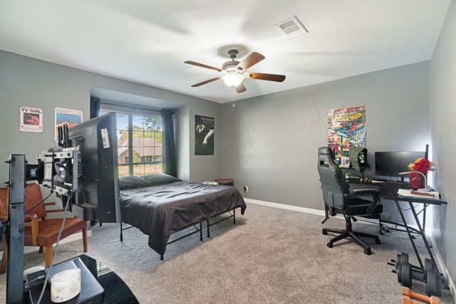 4030 Shannon Drive, Paris, TX 75462